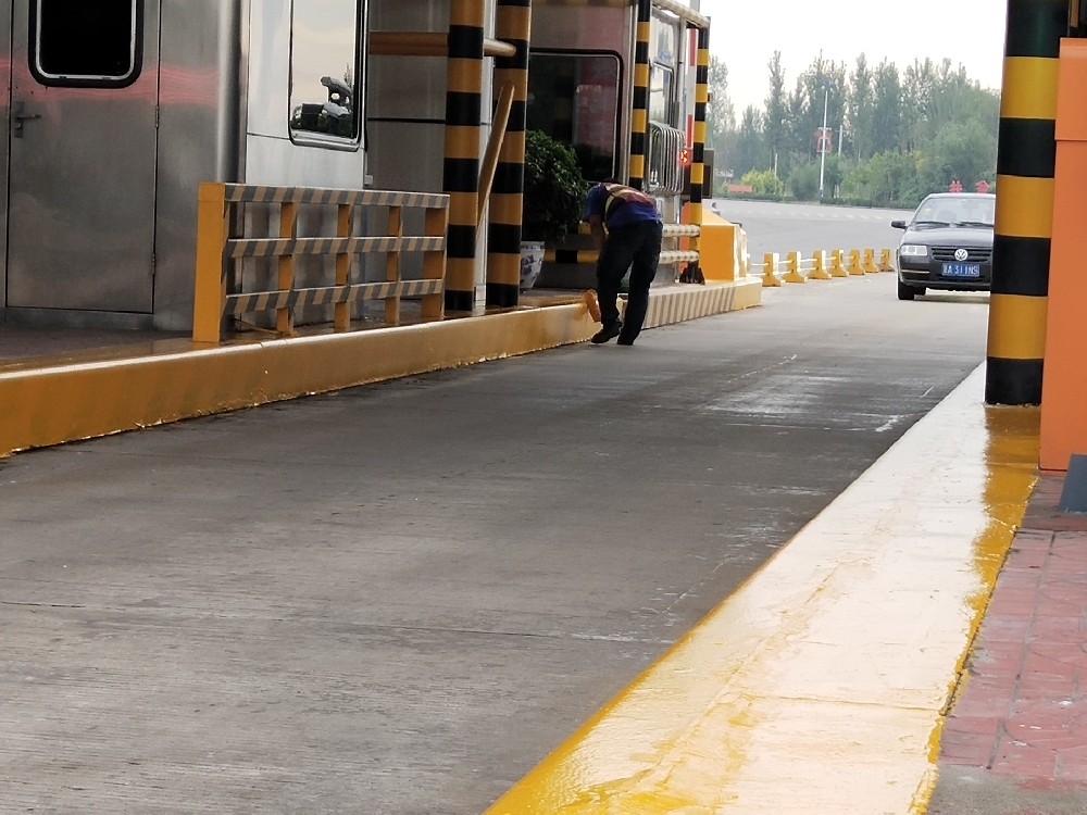 提升道路安全新選擇：高效醇酸防銹磁漆引領(lǐng)護欄維護潮流