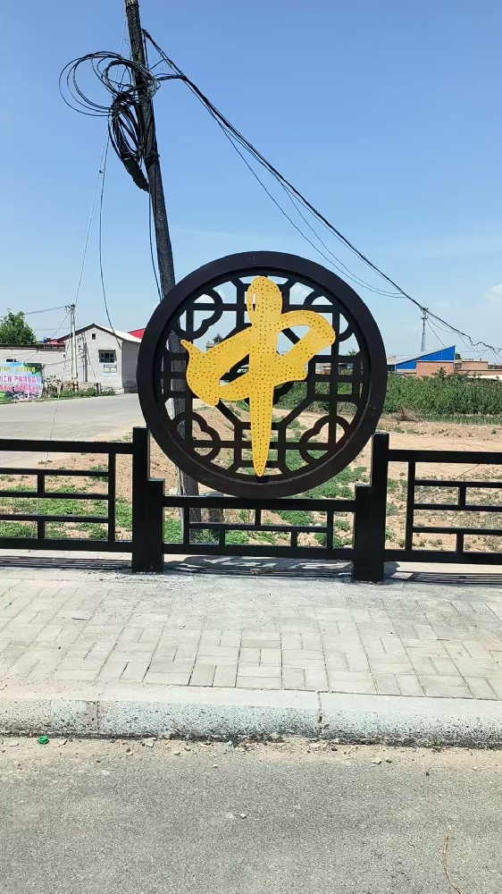 鐵藝新顏，持久守護(hù)：揭秘適合噴涂鐵的醇酸磁漆魅力